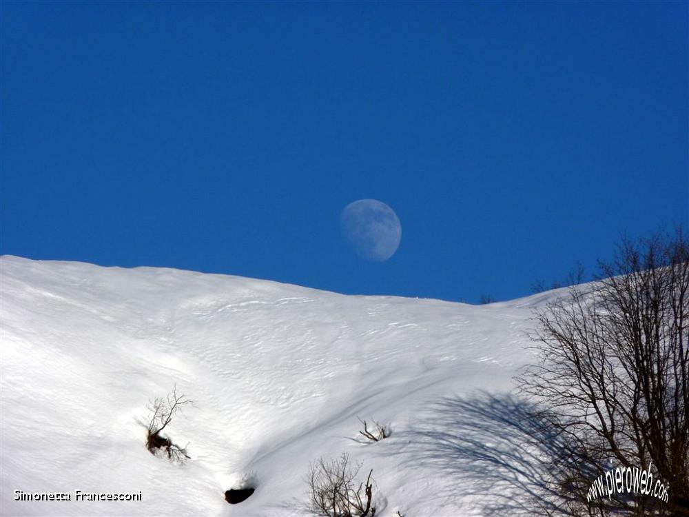 54 Spunta la luna dal monte.JPG